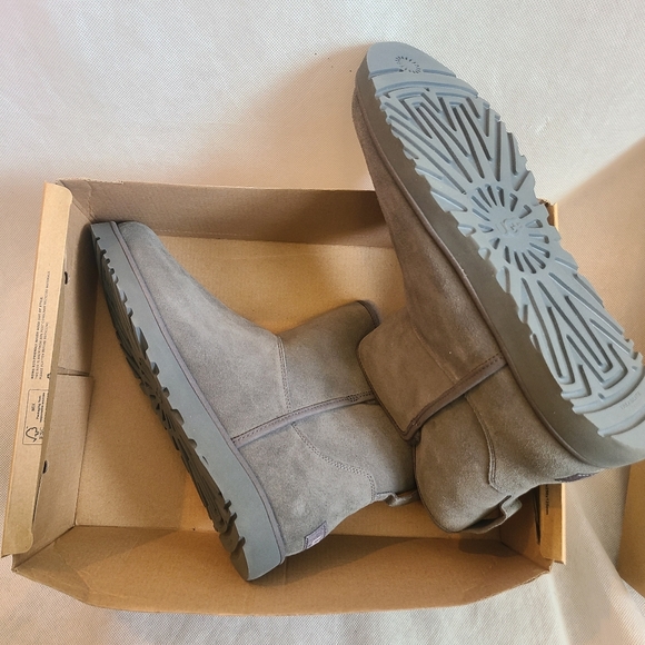 UGG Women's Cory II Genuine shearling Lined Boots in Charcoal Grey Sz 12 - Picture 4 of 11